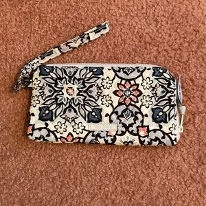 NWT Vera Bradley RFID Wristlet